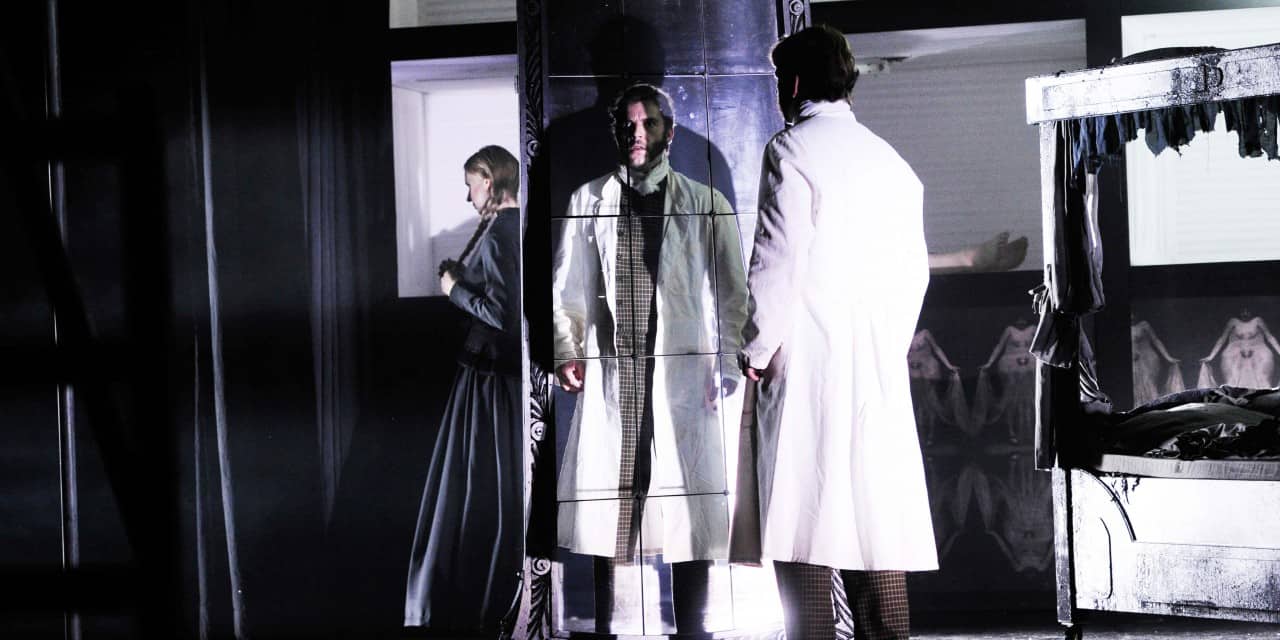 Kein Spoileralarm: Beide sterben. „Frankenstein“ am Grillo-Theater in Essen